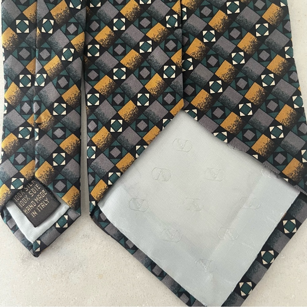 Vintage Valentino Tie 100% silk - Picture 6 of 7